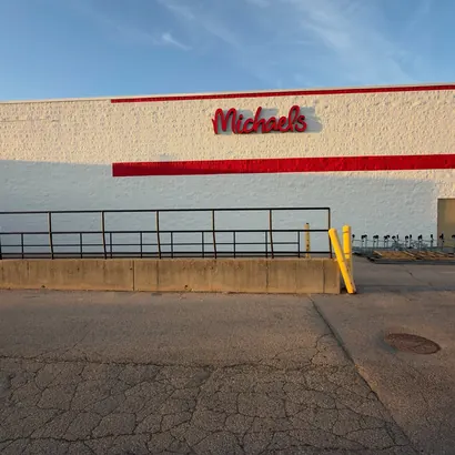 Retail Center Exterior Repaint, Plano TX: photo 10
