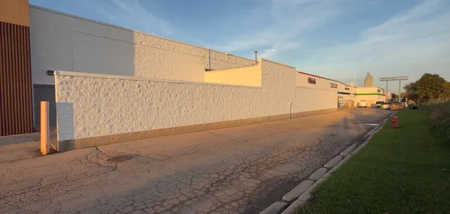 Retail Center Exterior Repaint detail